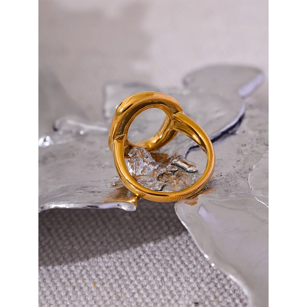 Anello Minimalista Dorato – Design Geometrico in Acciaio Inossidabile