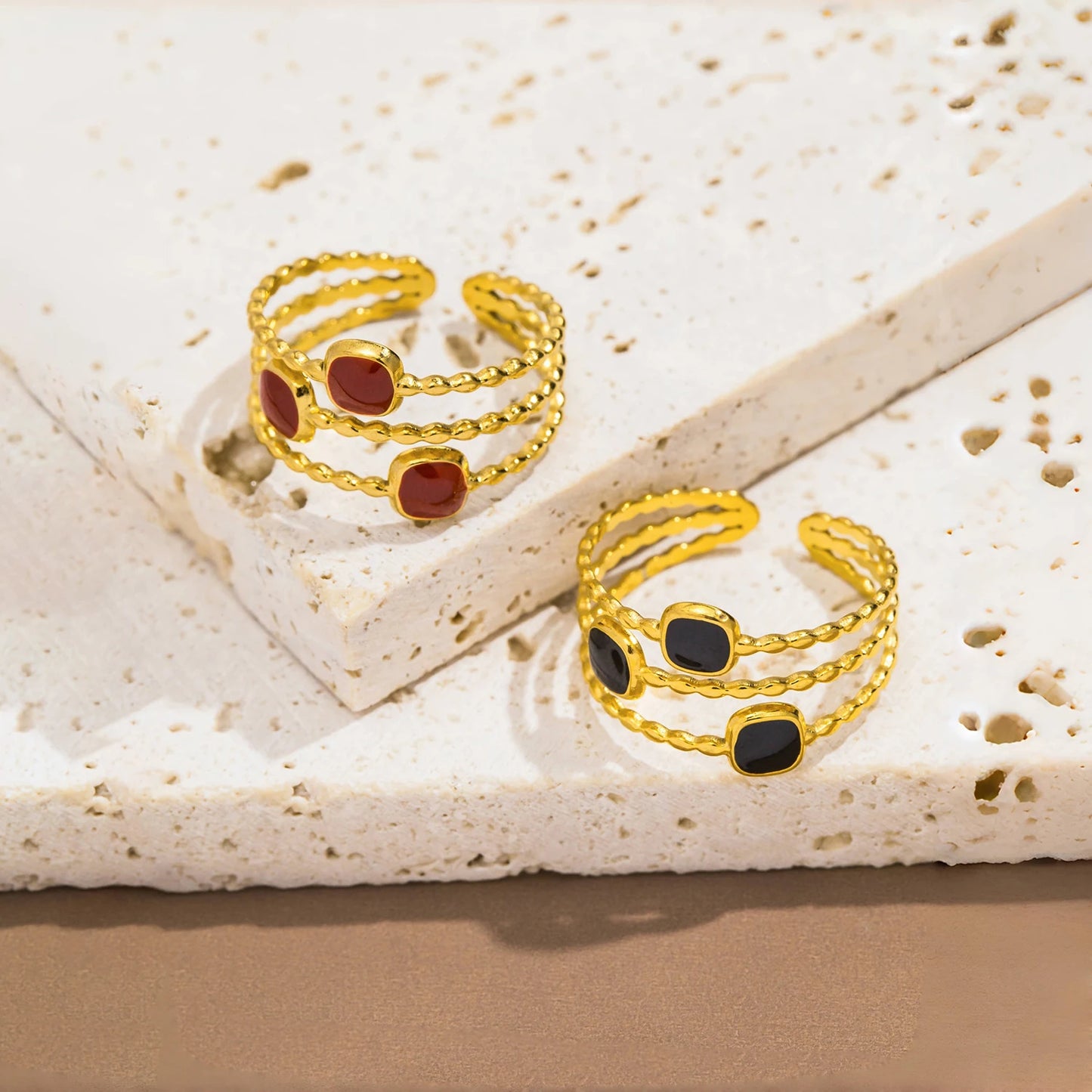 Anello Minimal Chic – Accessorio Moda in Smalto Colorato