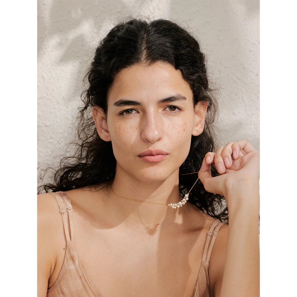 Collana “Perle Incantate” – Delicatezza luminosa e charme senza tempo