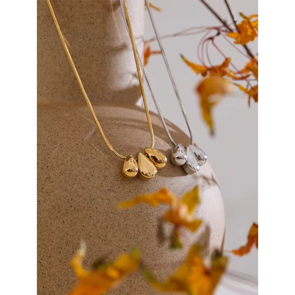 Collana Goccia d’Acqua – Eleganza Riflessa