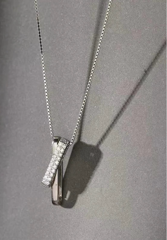 Collana Girocollo Incrociata con Zirconi – Eleganza in Argento 925