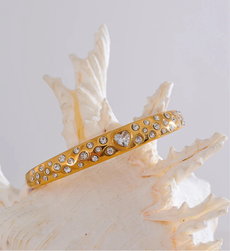 Bracciale Cuore di Luce – Eleganza Dorata