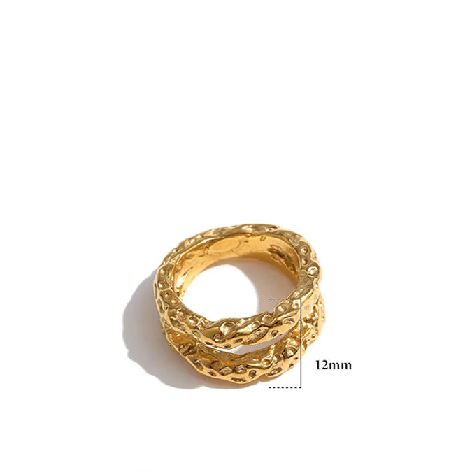 Anello Texture Ondulata – Acciaio Inossidabile Placcato Oro 18K