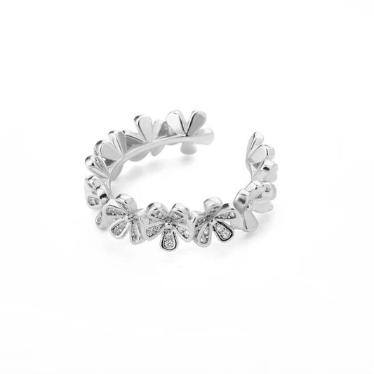 Petali di Luce – Anello floreale regolabile
