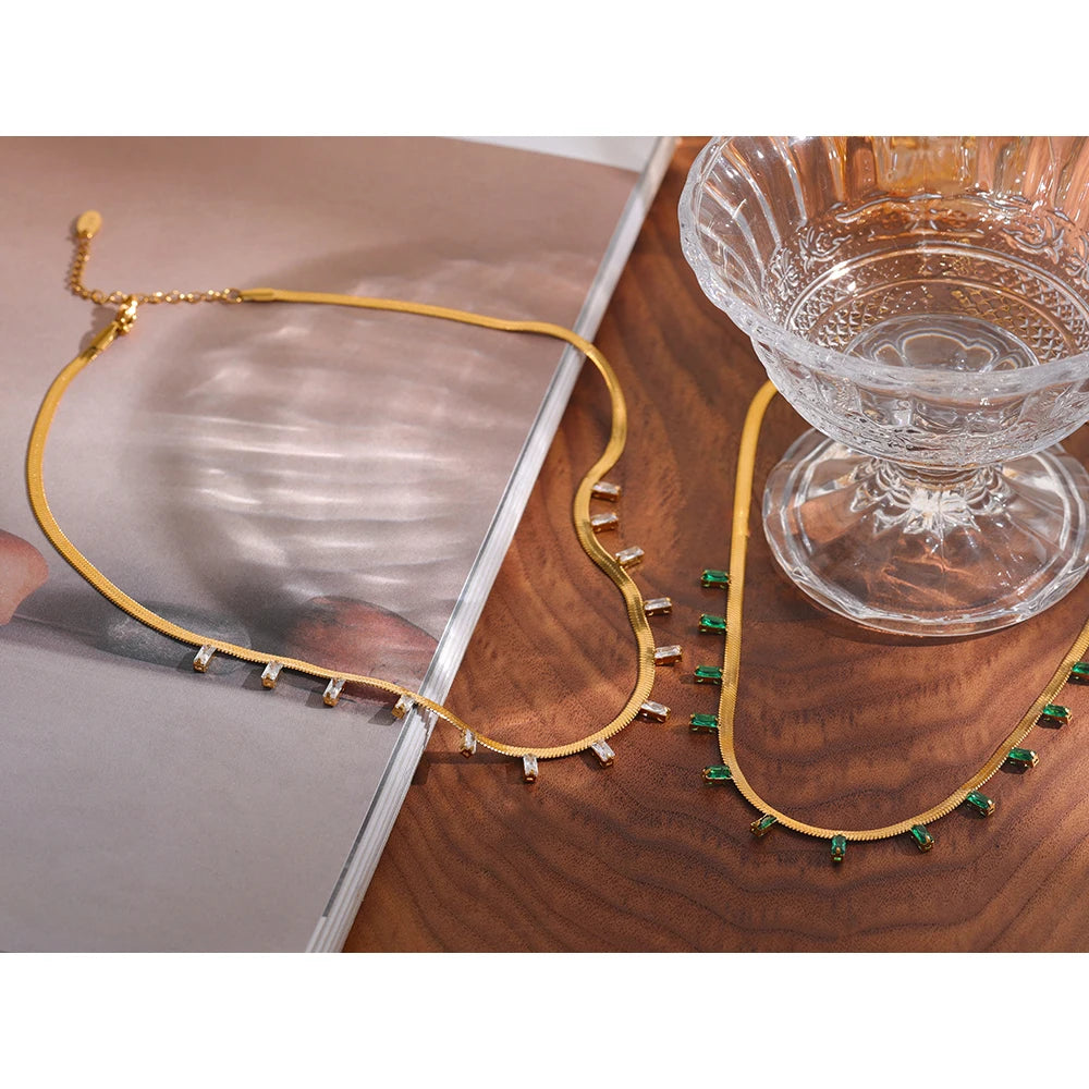 Collana Eleganza Smeraldo – Zirconi Cubici Luminosi