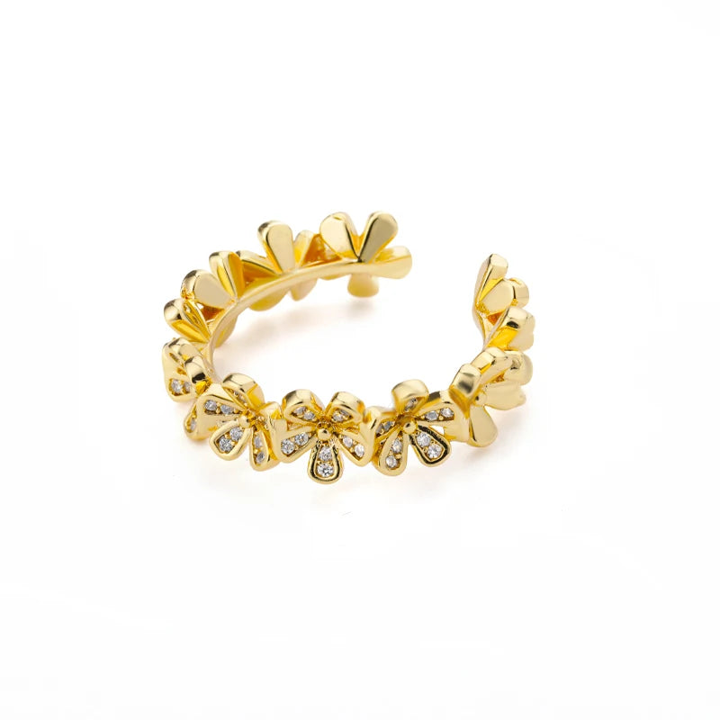 Petali di Luce – Anello floreale regolabile