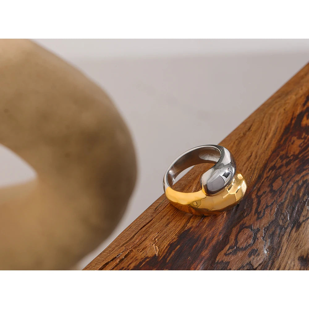 Anello Twist Bicolore in Acciaio – Oro e Argento