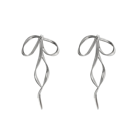 Orecchini “Fiocco Twist” – Linee Eleganti