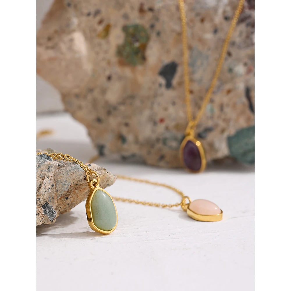 Collana “Eclipse Stone” – Goccia Elegante