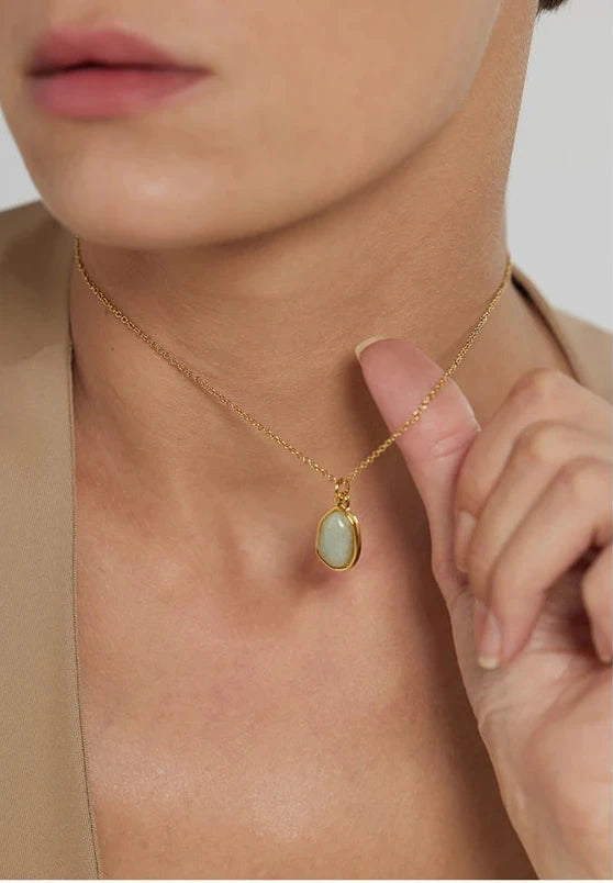 Collana “Eclipse Stone” – Goccia Elegante