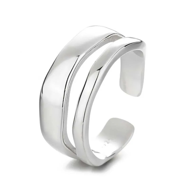 Geometrie di Luce – Anello minimalista a doppio strato color argento