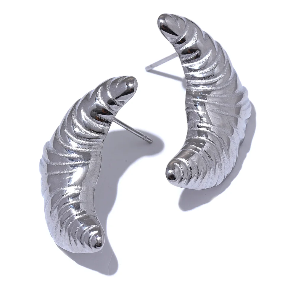 Orecchini Luna Croissant – Eleganza Dorata e Argento Lucente