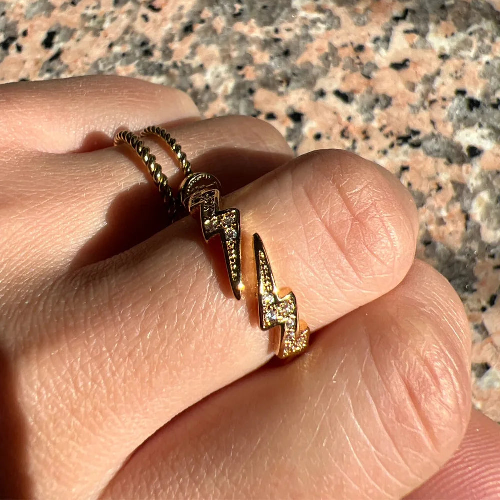 Anello Fulmine Dorato – Energia Minimal