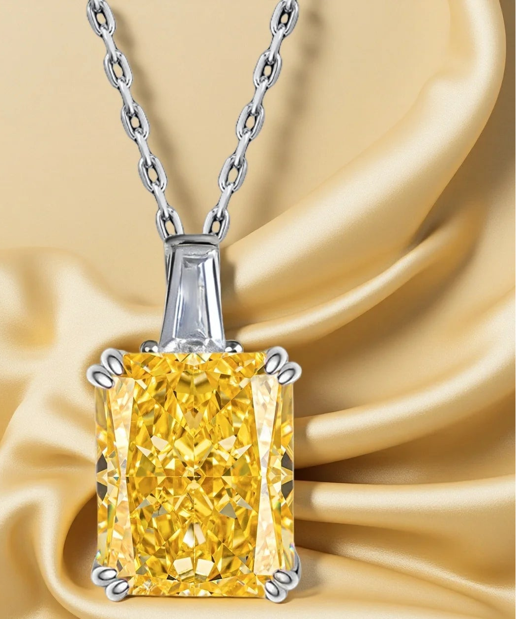 Collana “Blue Radiance” – Taglio Ghiaccio