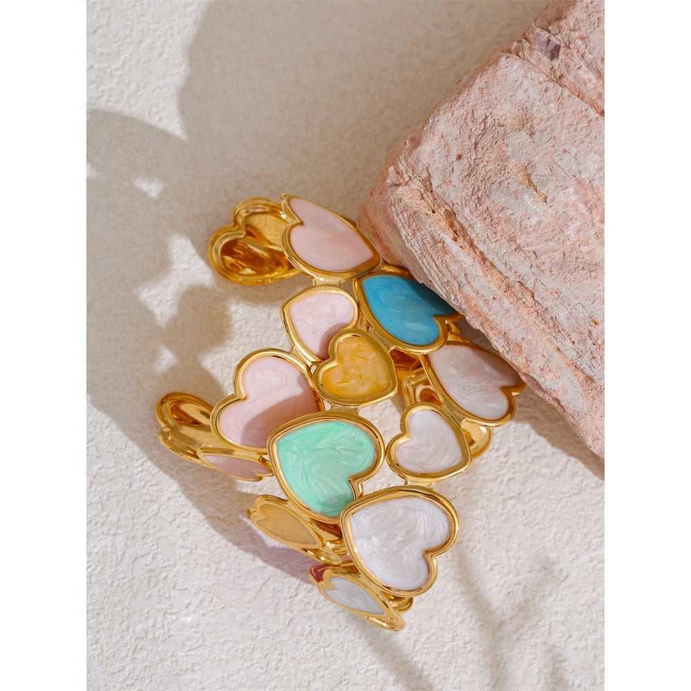 Bracciale Rigido Cuori Smaltati – Acciaio Inossidabile Dorato | 3 Varianti Colorate