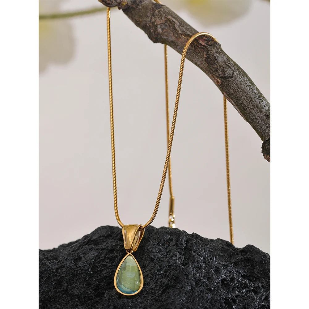 Collana Goccia di Luce – Eleganza Cristallina