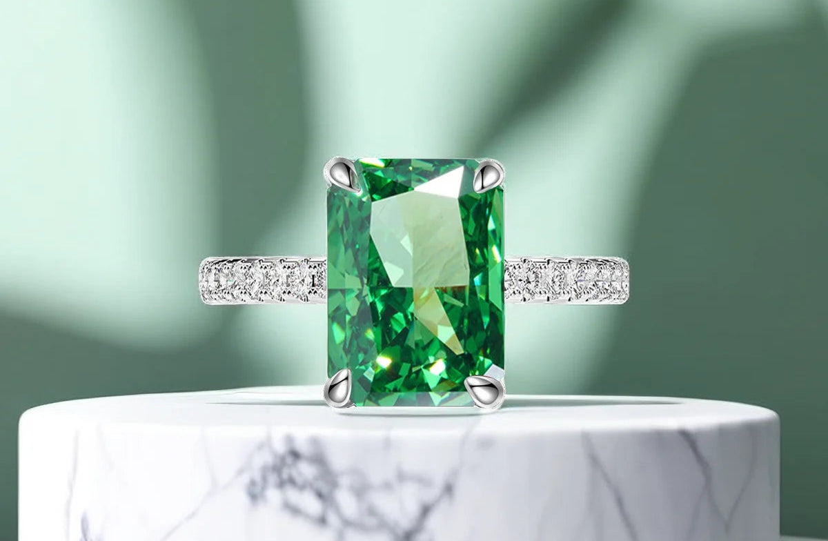 Anello “Crystal Shine” in Argento S925 – Taglio Ghiaccio Premium