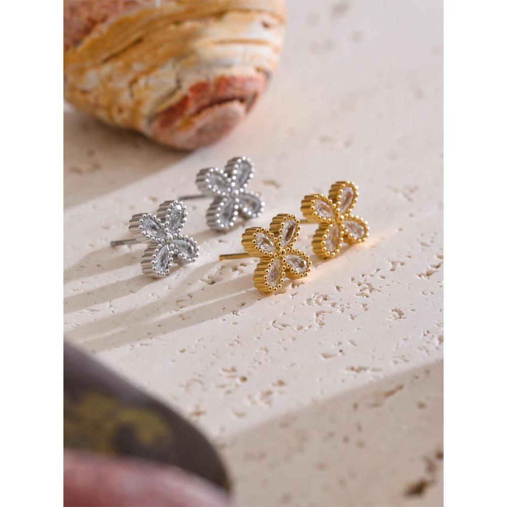 Orecchini Fiore di Luce – Eleganza Delicata