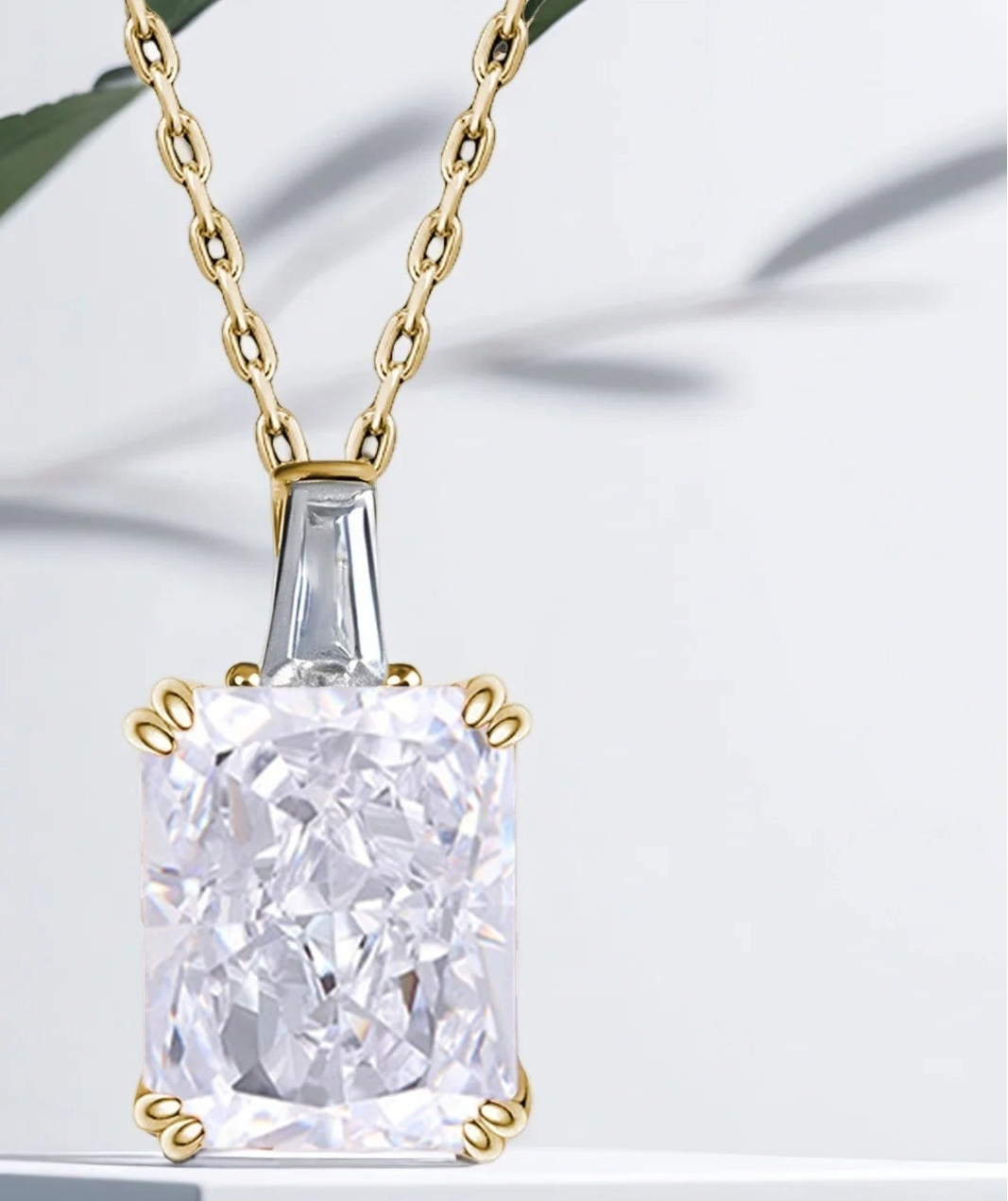 Collana “Blue Radiance” – Taglio Ghiaccio