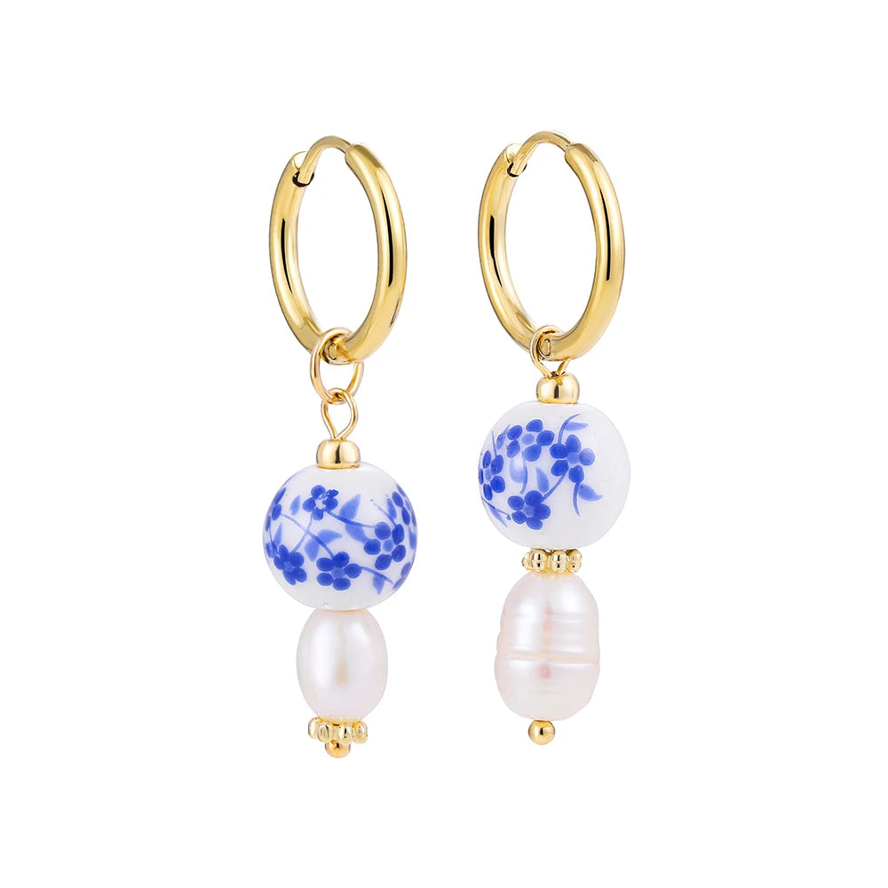 Collezione Orecchini “Cuore di Mare” – Asimmetrie floreali con perle e ceramica