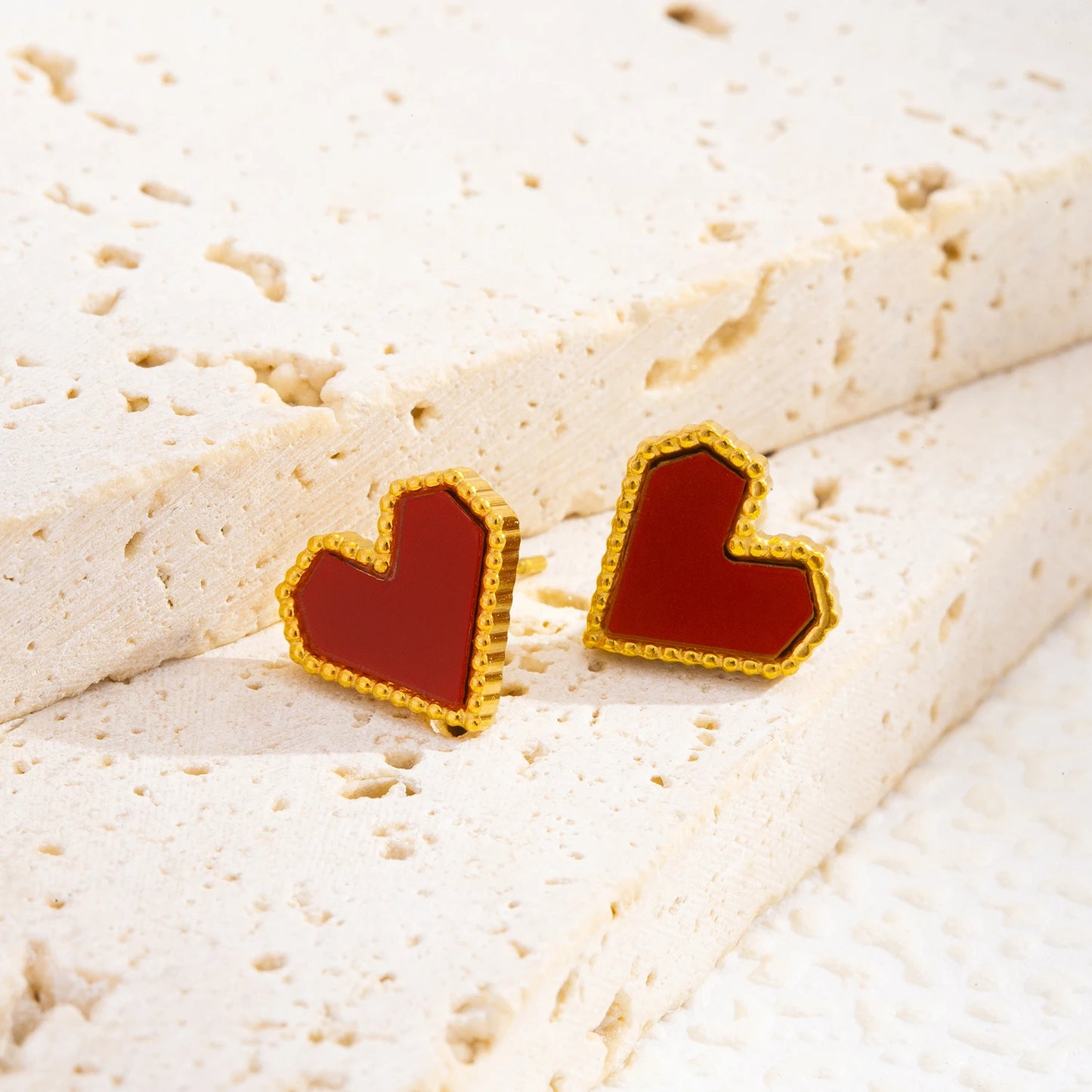 Set minimalista collana e orecchini a cuore rosso