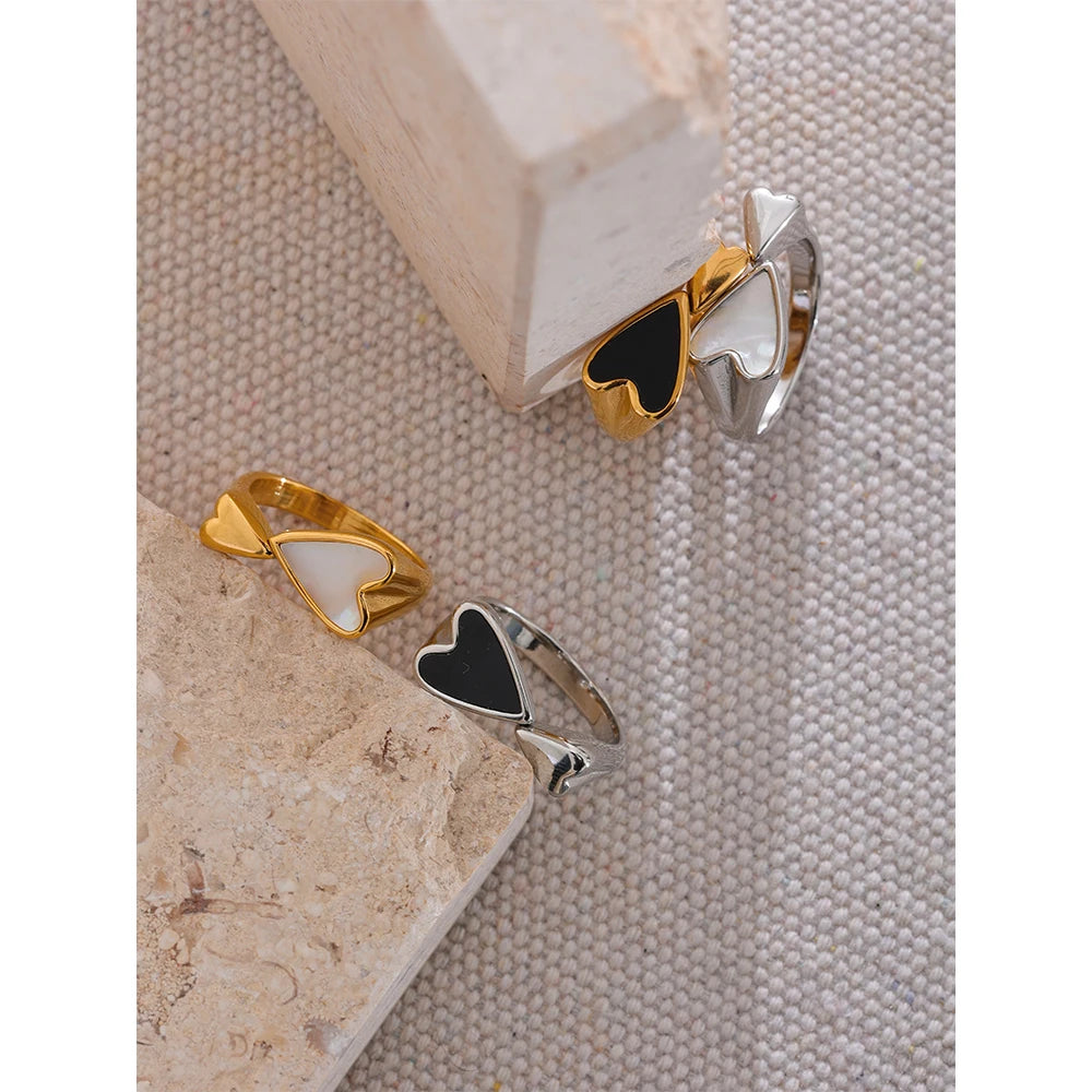 Anello Cuore Dual – Contrasti d’Eleganza