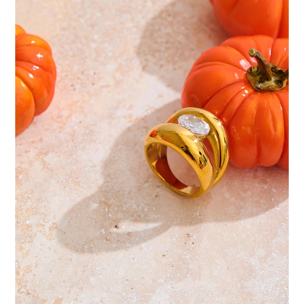 Anello Doppio Splendore – Luce Dorata e Zirconi