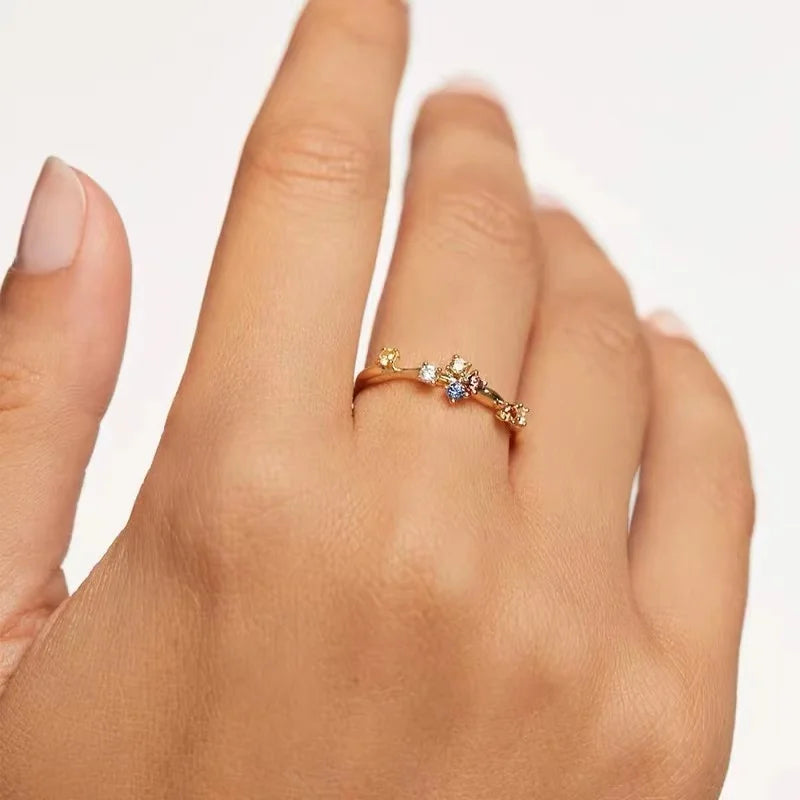 Bagliori d’Autunno – Anello in argento 925 con zirconi dai toni caldi