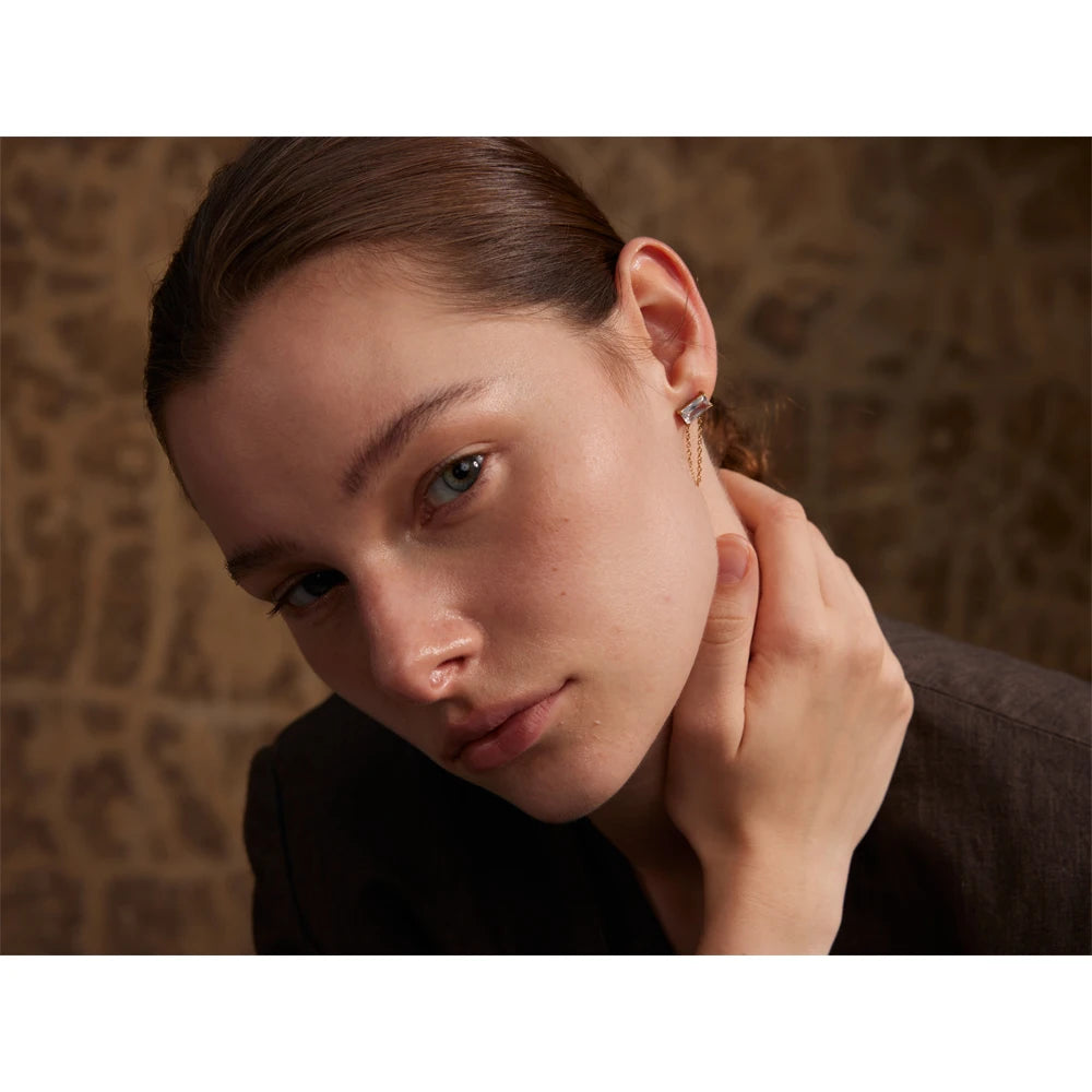 Orecchini “Crystal Chain” – Luce Sospesa