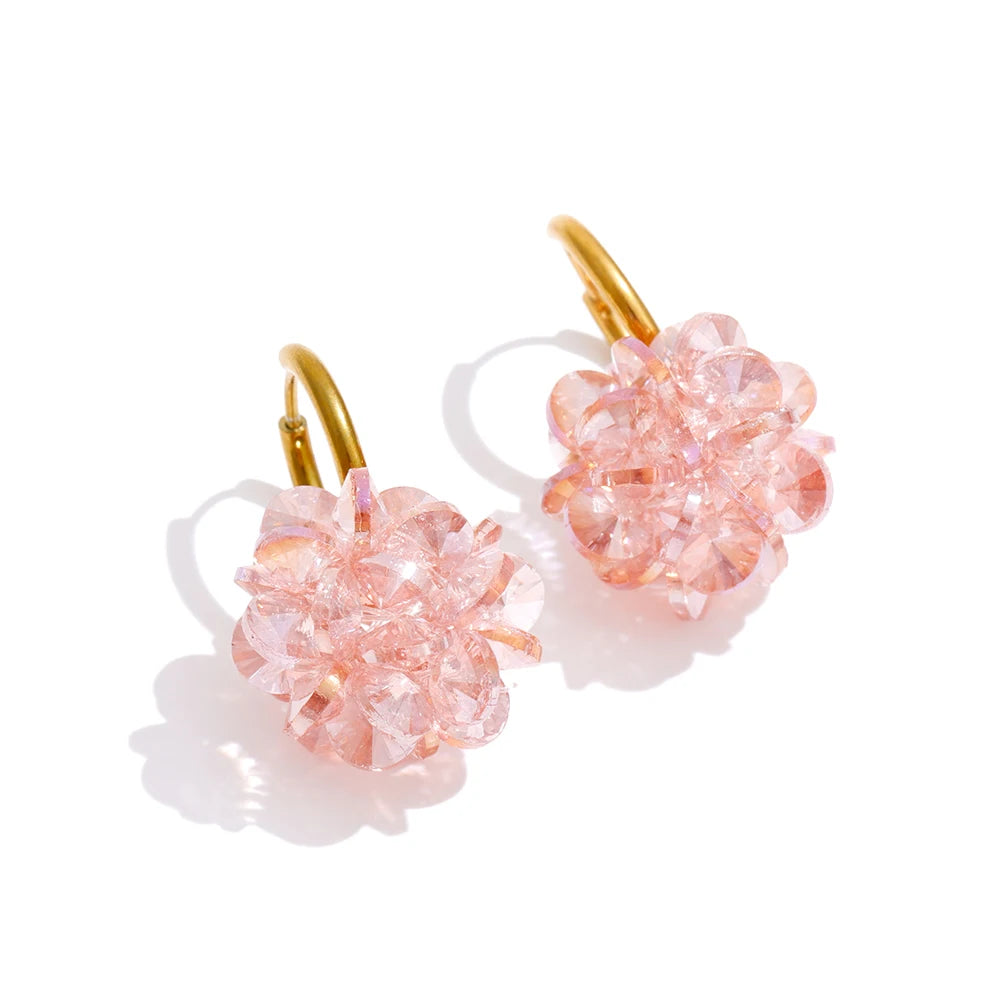 Orecchini “Crystal Bloom” – Cerchi Dorati & Sfera di Cristallo