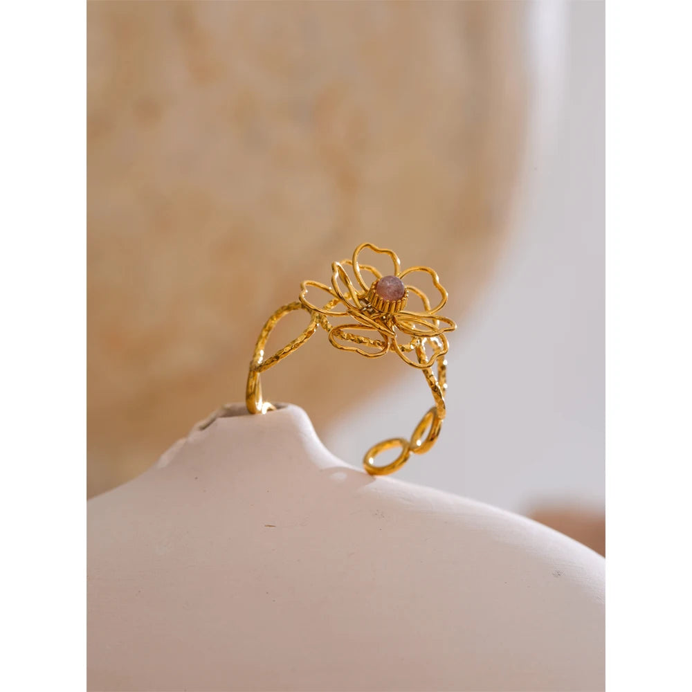 Anello “Petal Frame” – Fiore Intrecciato