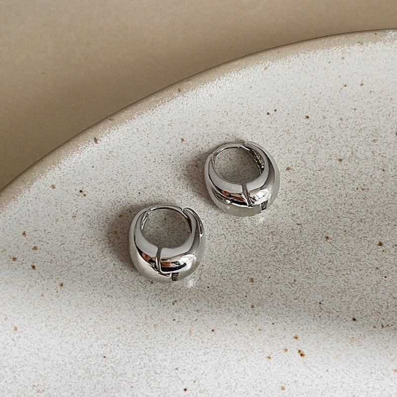 Collezione Orecchini “Cerchio Prezioso” – Eleganza Discreta per Ogni Occasione