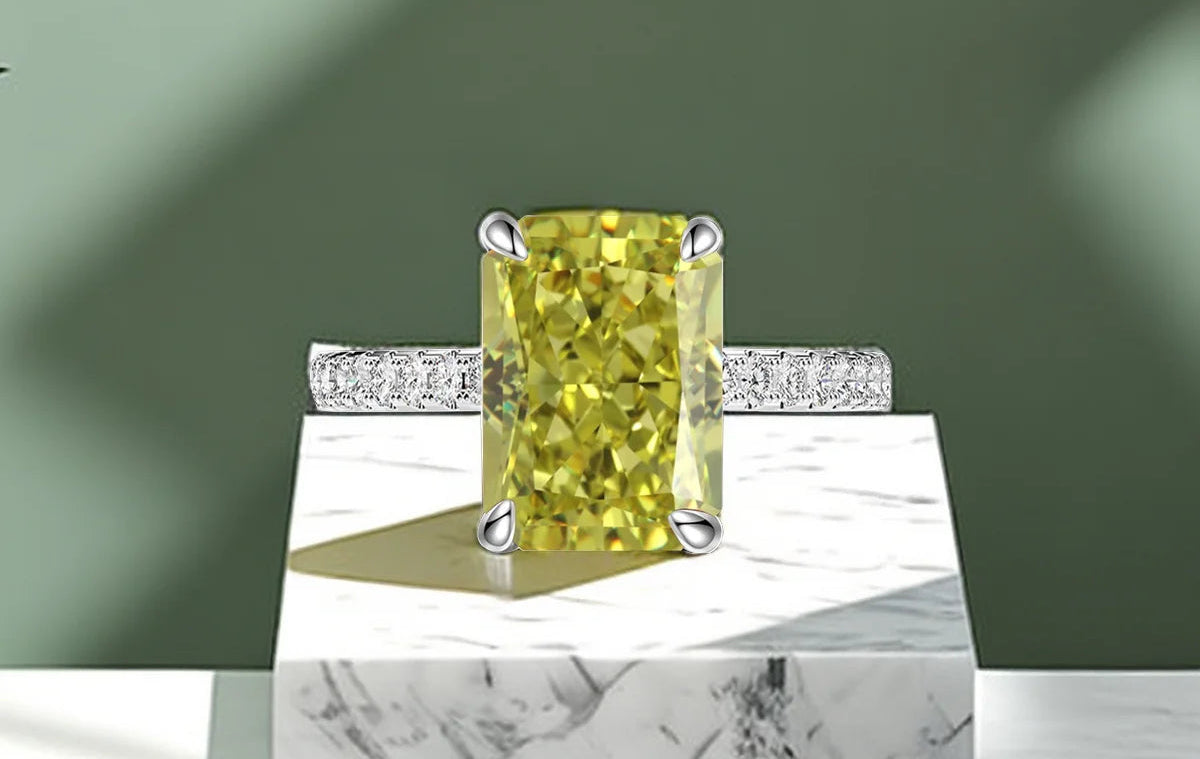 Anello “Crystal Shine” in Argento S925 – Taglio Ghiaccio Premium