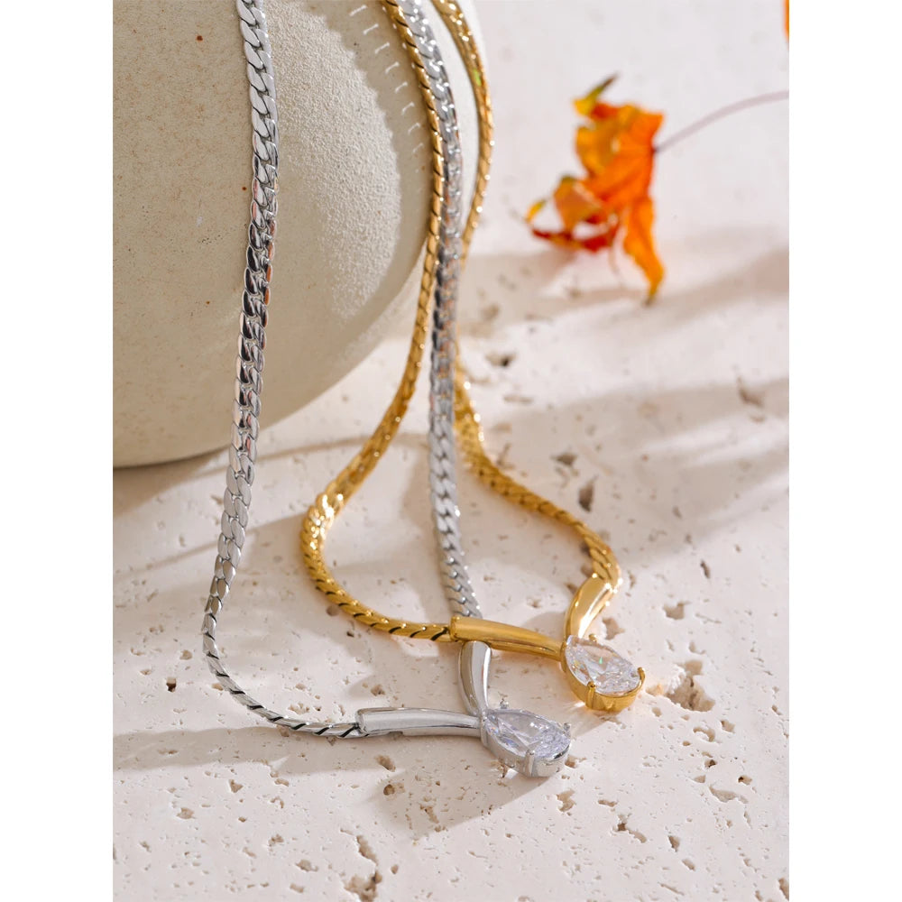 Collana con Pendente a Goccia – Acciaio Inossidabile Placcato Oro 18K o Platino | Zircone Cubico