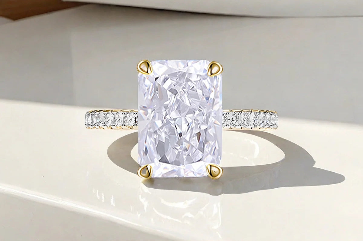 Anello “Crystal Shine” in Argento S925 – Taglio Ghiaccio Premium