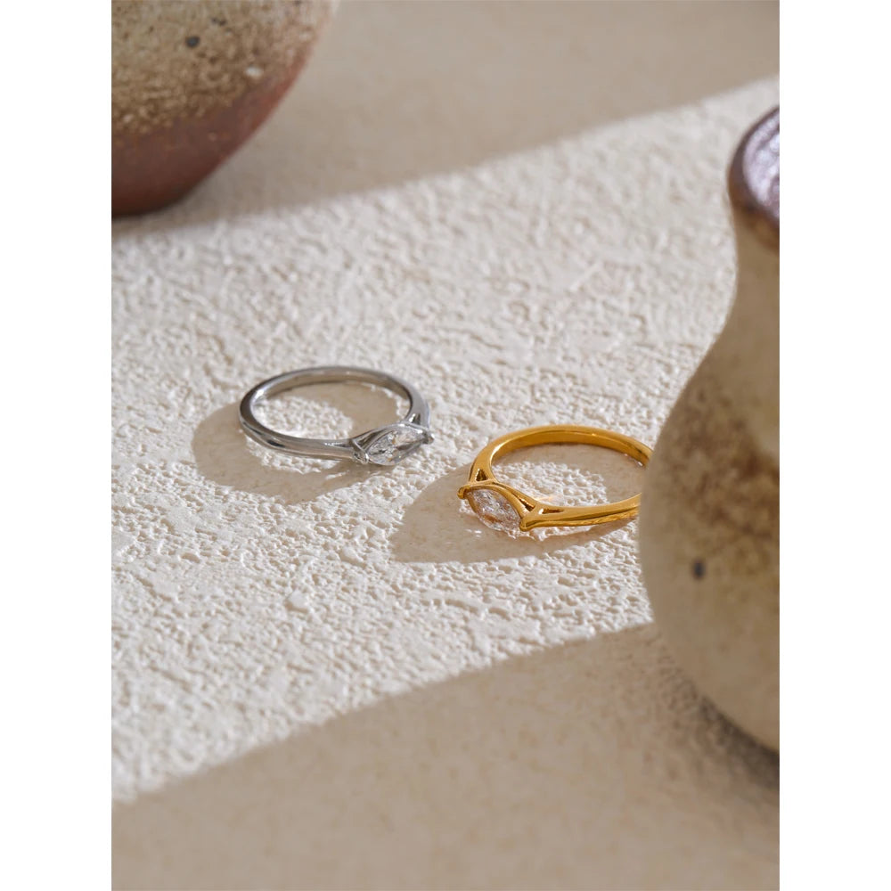 Anello Solitario con Zircone Cubico – Acciaio Inossidabile Oro & Argento
