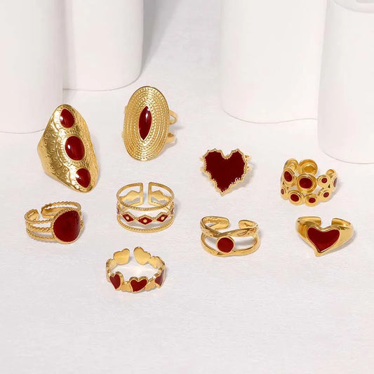 Anelli Geometrici Vintage – Acciaio Inossidabile Placcato Oro con Dettaglio a Cuore  e Pietra Rossa | Regolabili, Varianti Diverse