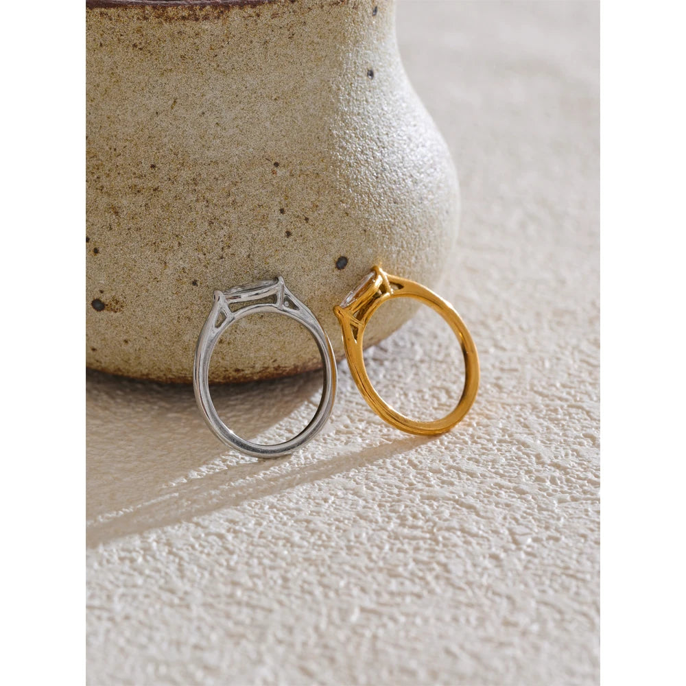 Anello Solitario con Zircone Cubico – Acciaio Inossidabile Oro & Argento