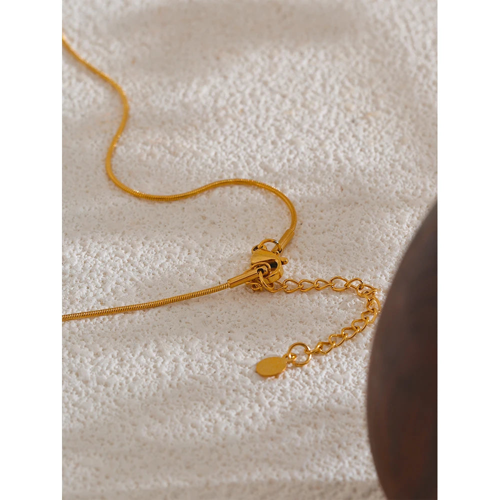 Collana Cuore Rosso Smaltato – Acciaio Inossidabile  | Gioiello Romantico e Chic