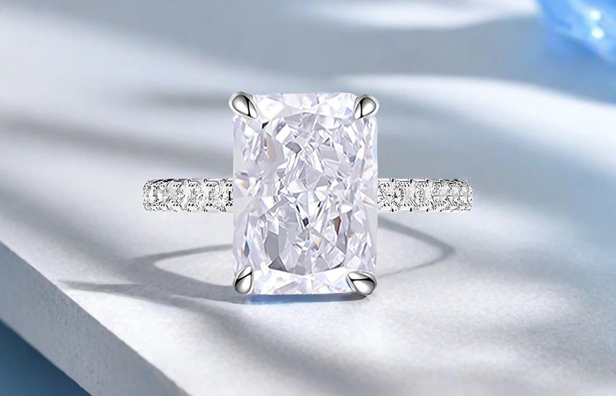 Anello “Crystal Shine” in Argento S925 – Taglio Ghiaccio Premium