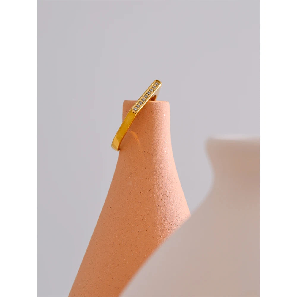 Anello Raggio Dorato – Eleganza senza fine