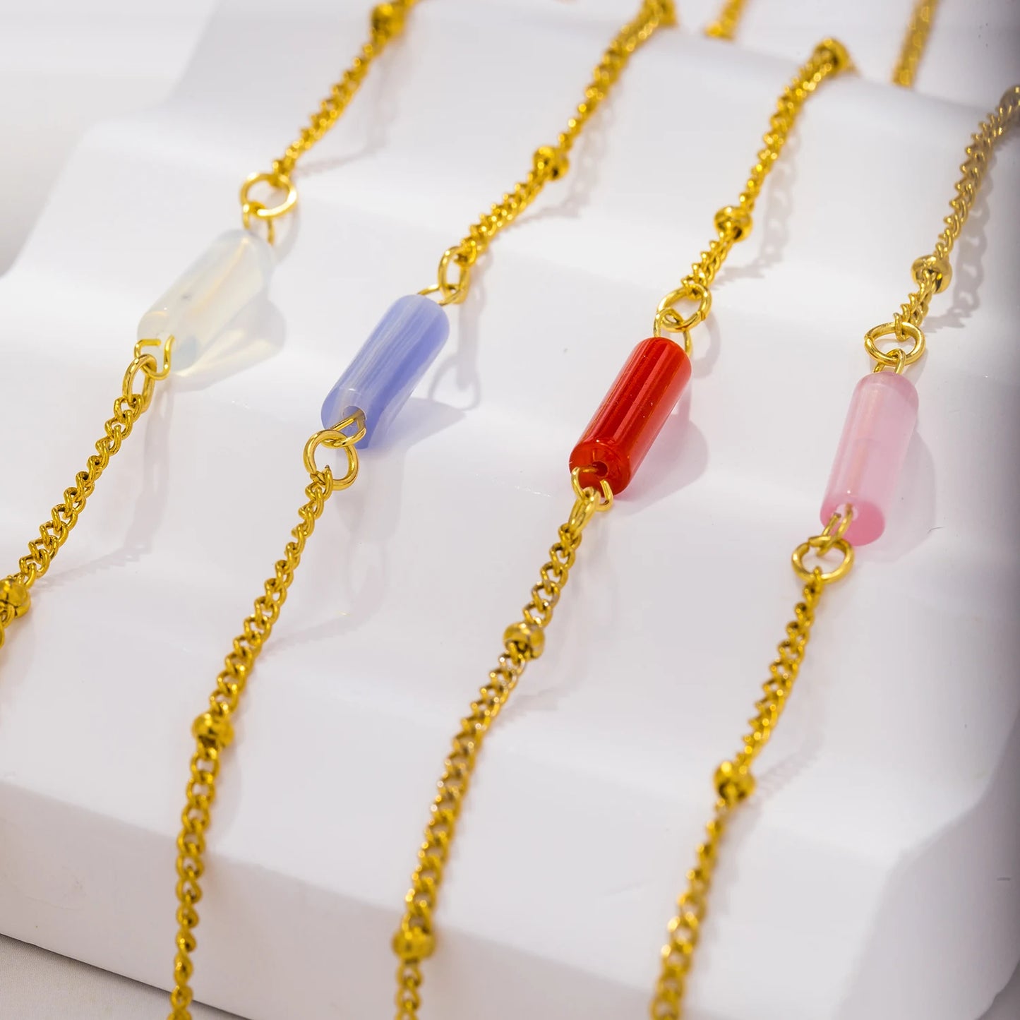 Bracciale con Catena e Pietre Naturali – Acciaio Inossidabile di Alta Qualità | Varianti Rosso, Blu, Bianco, Rosa