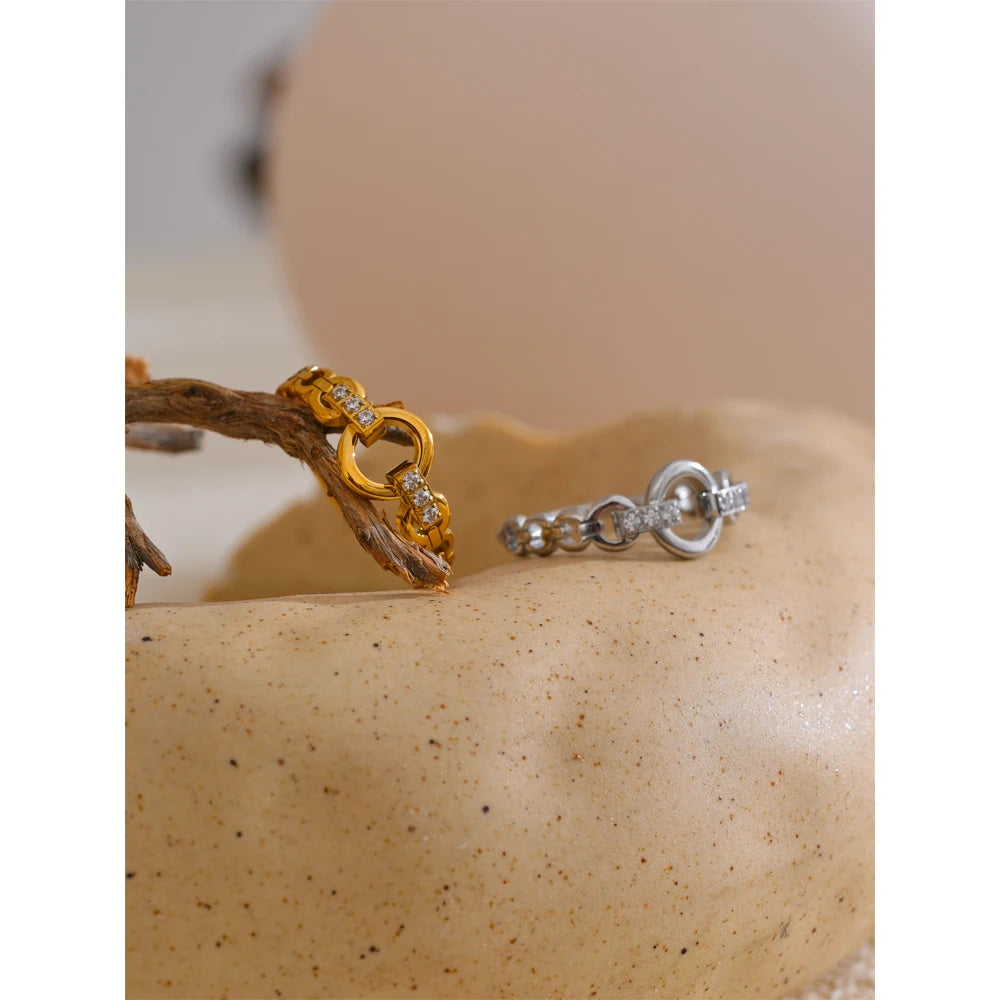 Anello Cerchio di Luce – Zirconi Eleganti