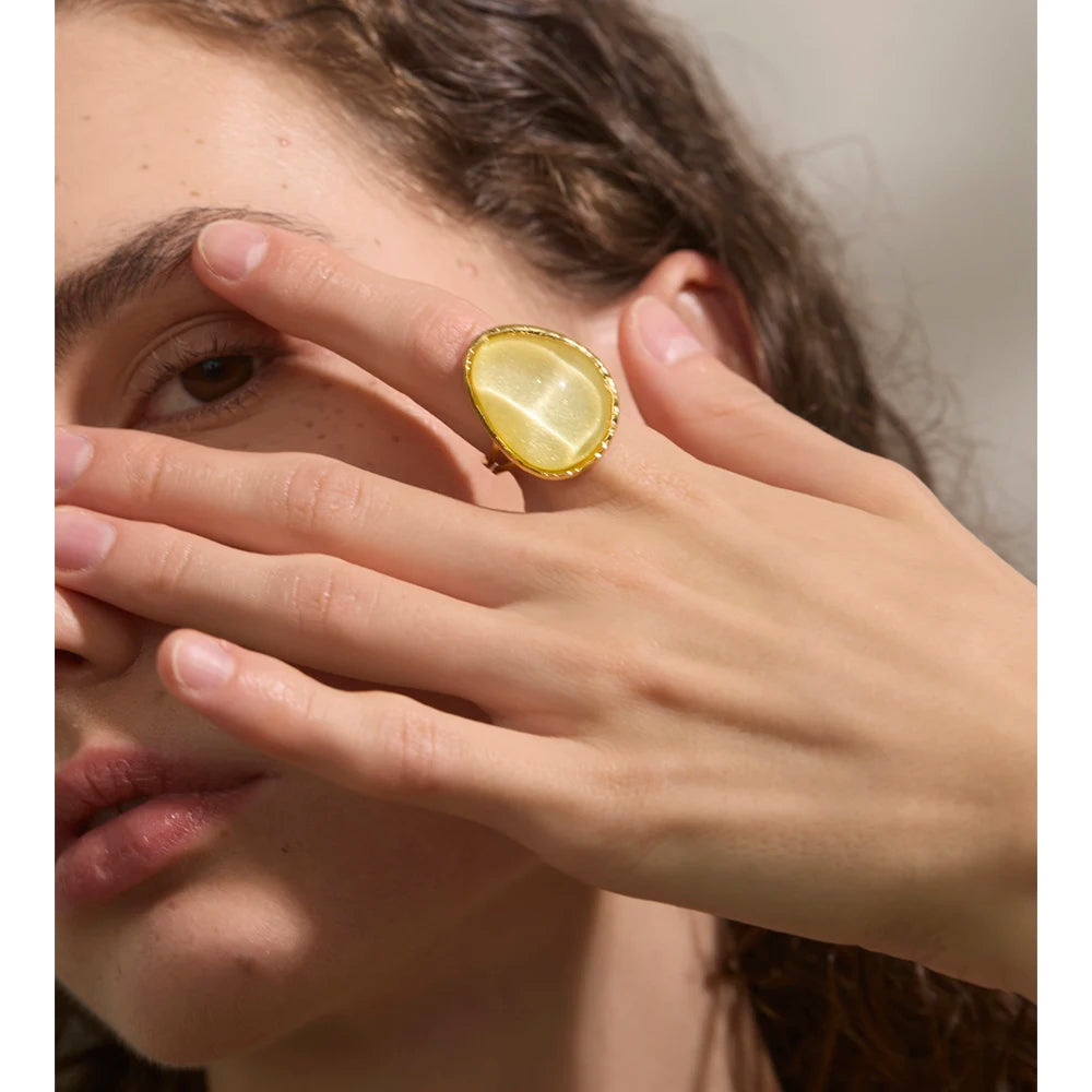 Anello Caramella Multicolor – Gioiello Regolabile in Resina e Acciaio Inossidabile Oro