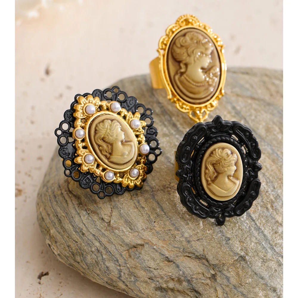 Anello “Noble Frame” – Ritratto Scolpito