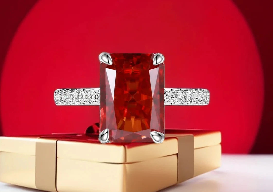 Anello “Crystal Shine” in Argento S925 – Taglio Ghiaccio Premium