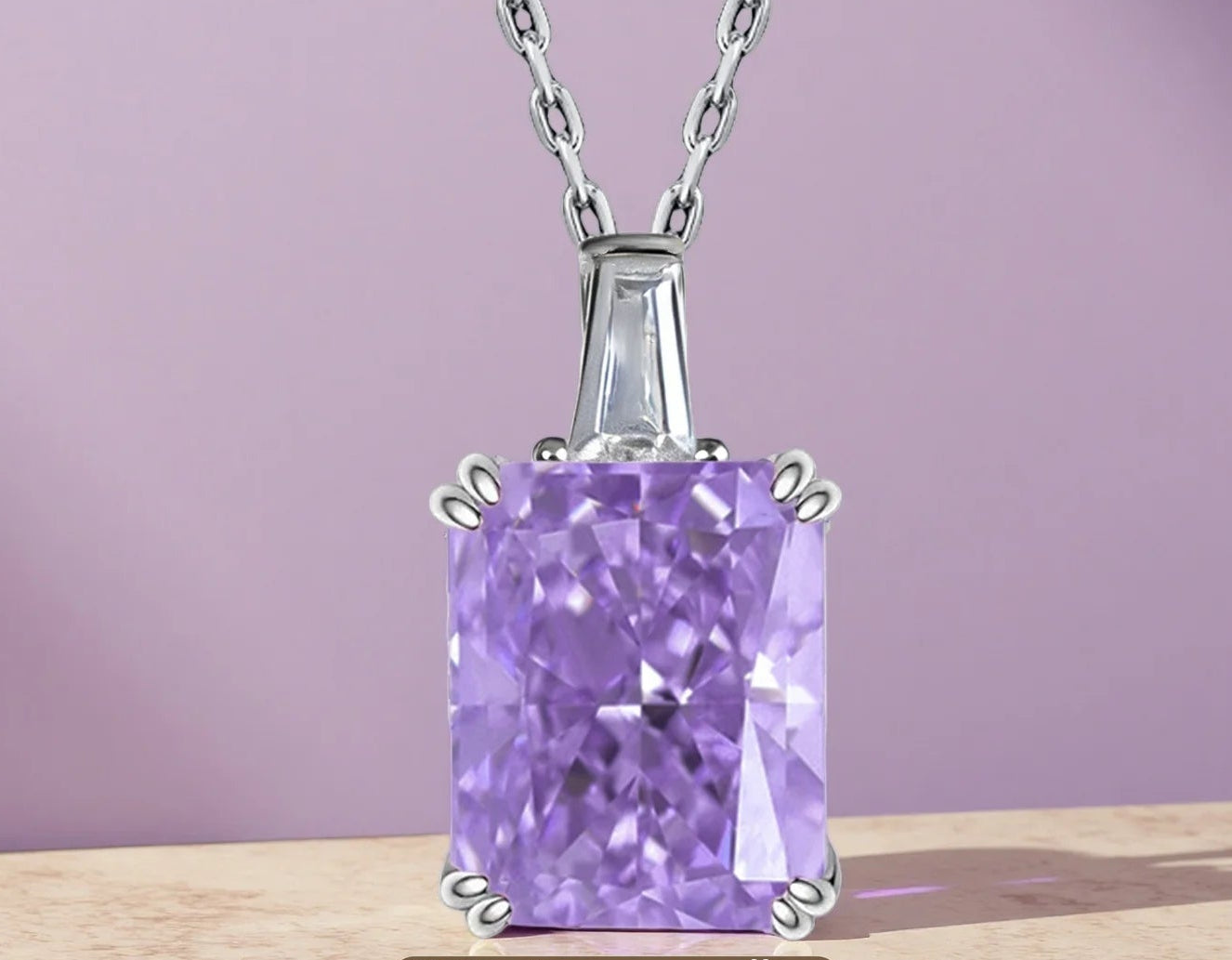 Collana “Blue Radiance” – Taglio Ghiaccio