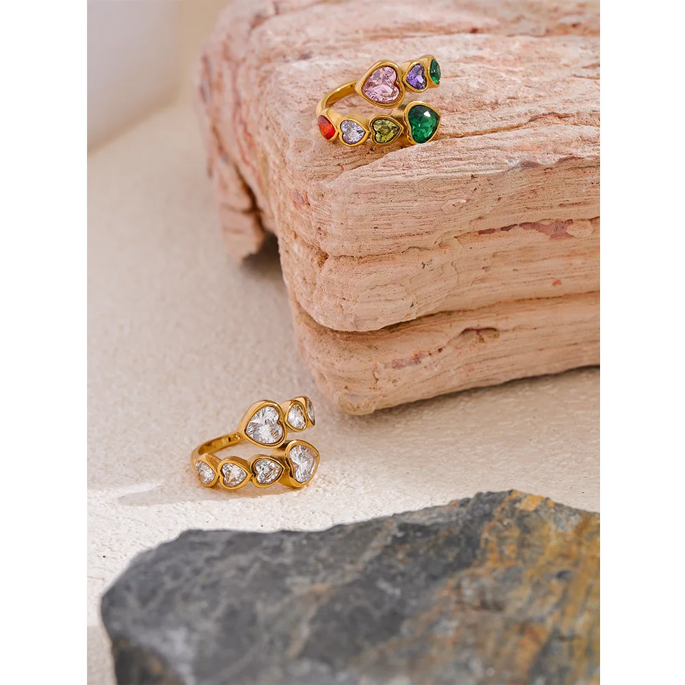 Anello Regolabile Cuori in Zirconia – Acciaio Inossidabile Oro