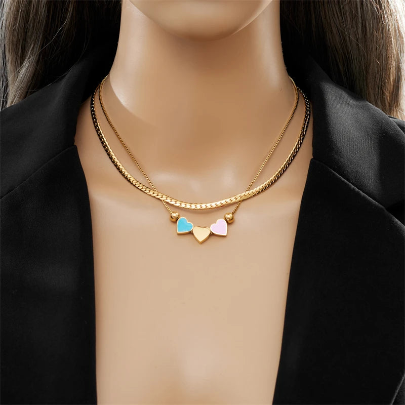 Collana a doppia catena con ciondolo 3 cuori pastello