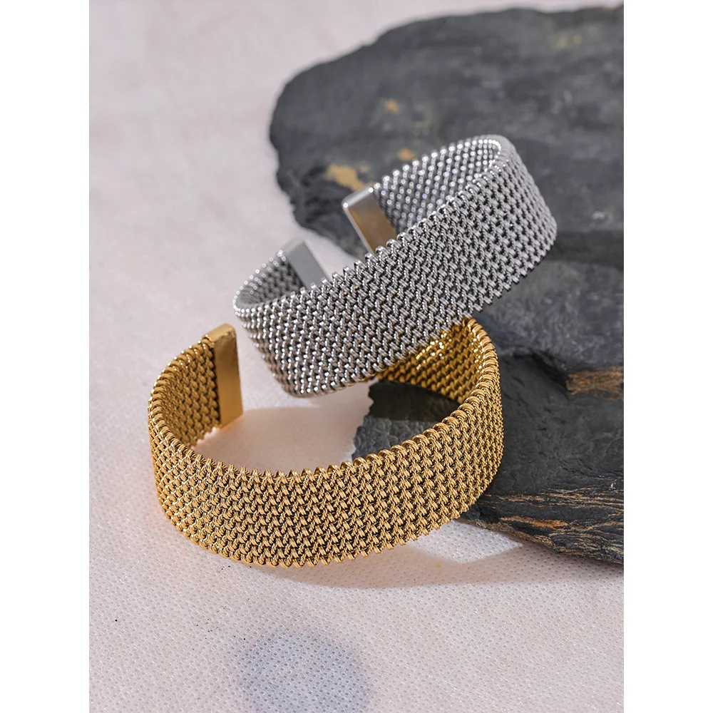 Bracciale rigido largo con texture – Acciaio inossidabile impermeabile